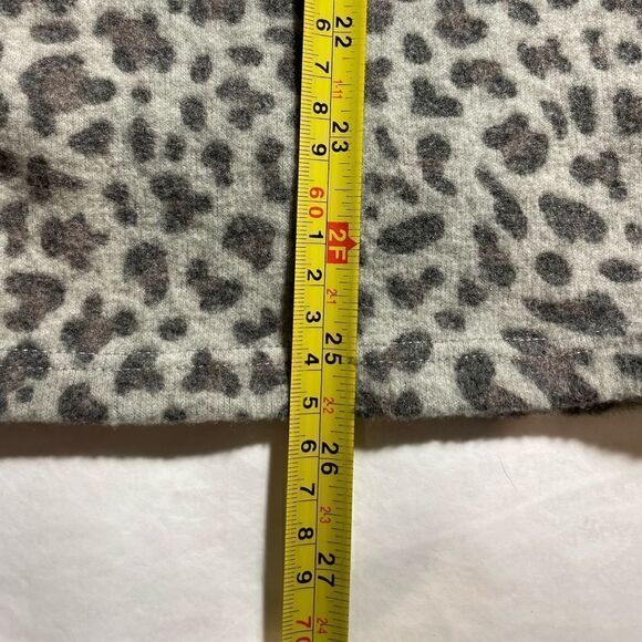 143 Story by Line Up Animal Print Sweater Size Large - Picture 6 of 8